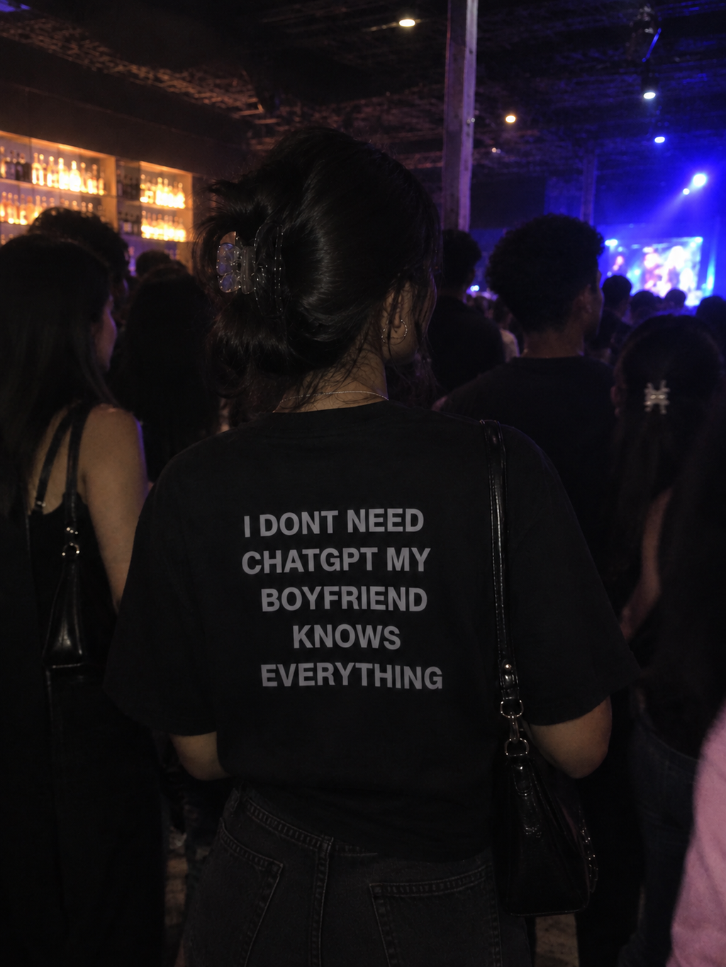 I DONT NEED CHATGPT MY BOYFRIEND KNOWS EVERYTHING Unisex Oversized Classic T-Shirt