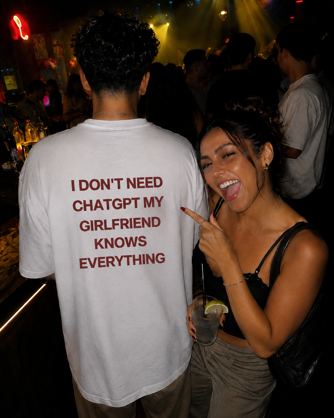 I DON’T NEED CHATGPT MY GIRLFRIEND KNOWS EVERYTHING Unisex Oversized Classic T-Shirt